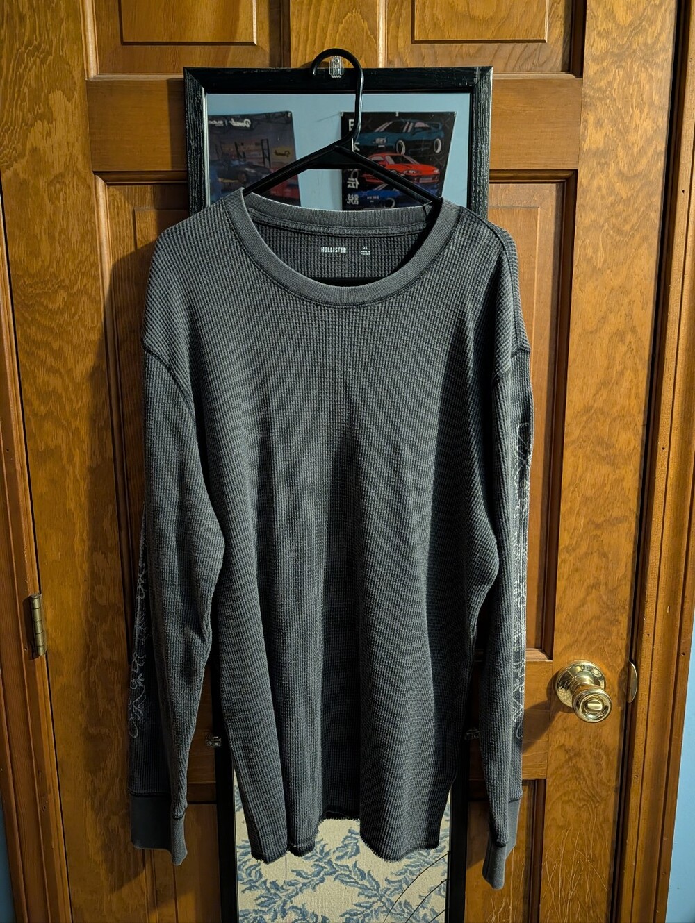 Hollister Men's Long-Sleeve Graphic Thermal - Dark Gray